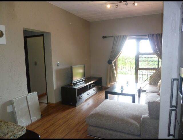 2 BEDROOM APARTMENT FOR SALE IN CONSTANTIA KLOOF